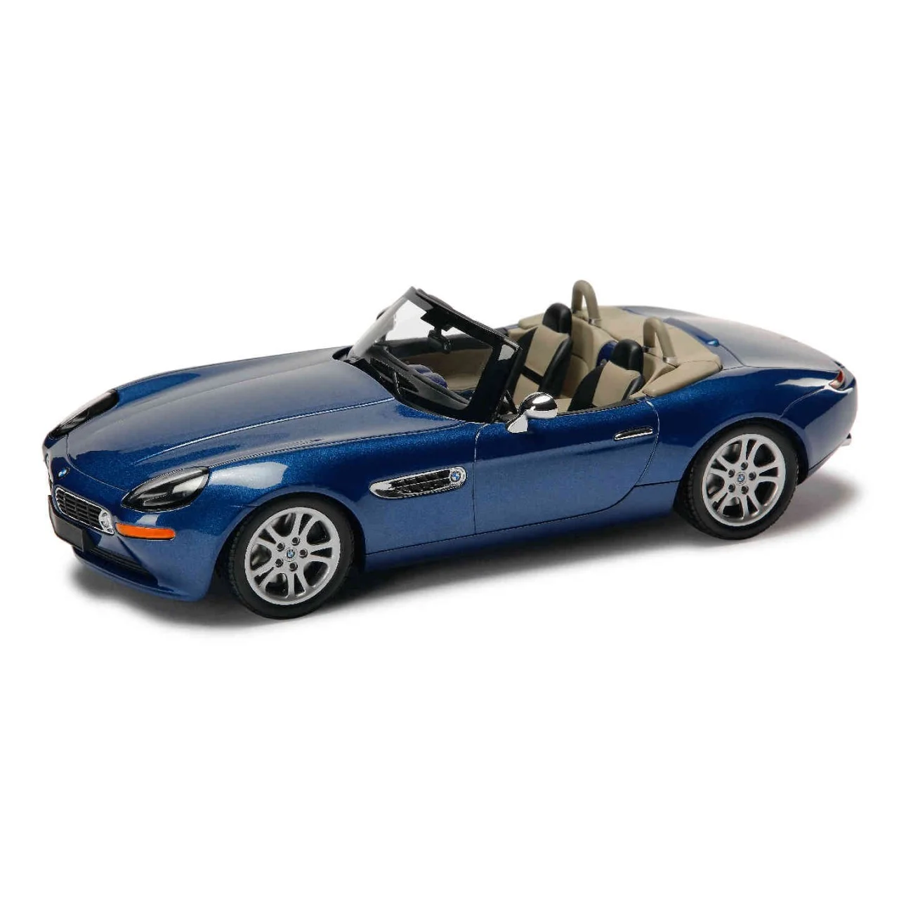 Модель BMW Z8 Roadster 1/18, синяя