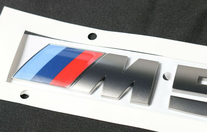 Юбилейная эмблема bmw