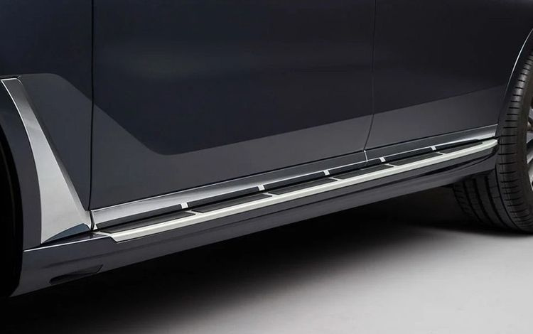 Дооснащение алюминиевыми порогами для BMW X7 G07