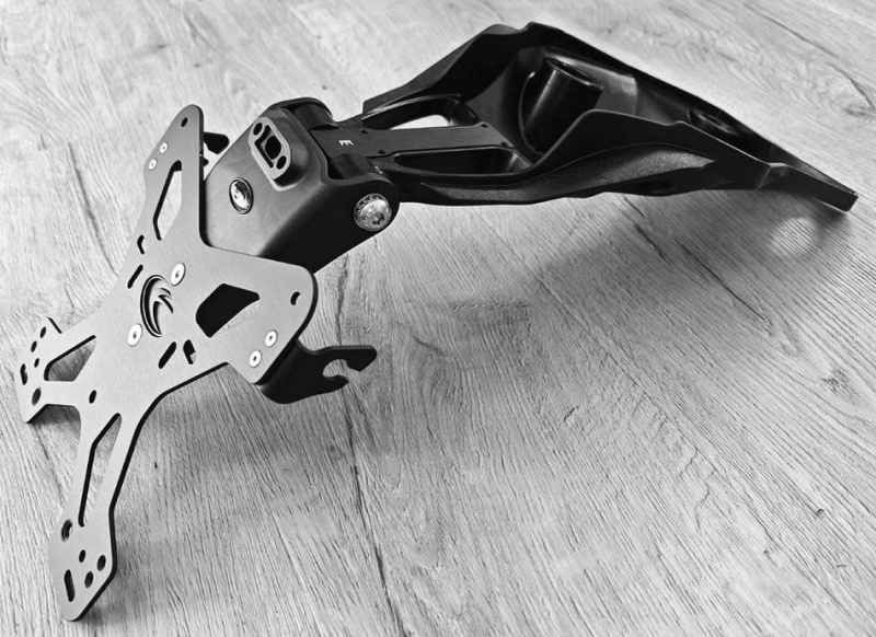 Короткий держатель номерного знака Evotech для Ducati Multistrada V4