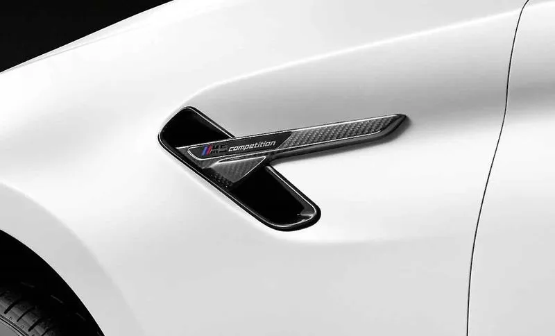 Карбоновые вставки в передние крылья BMW M5 F90 Competition