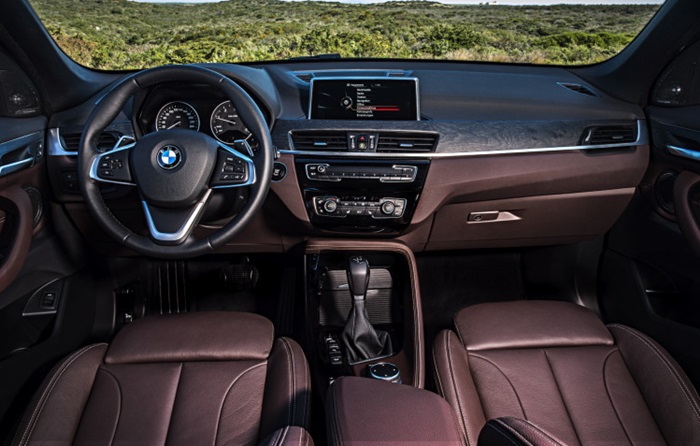 Интерьер BMW X1 2016 модельного года