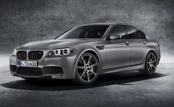 BMW M5 Special Edition. Будет выпущено всего 300 автомобилей.